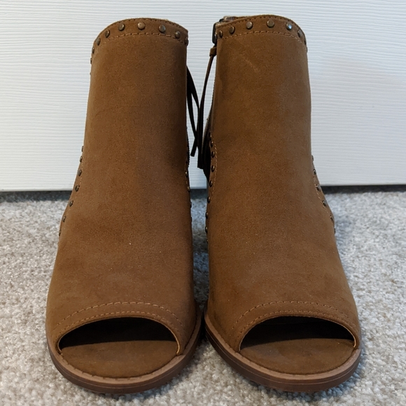 Dirty Laundry Peep Toe Brown Suede Booties size 8 - Picture 10 of 10